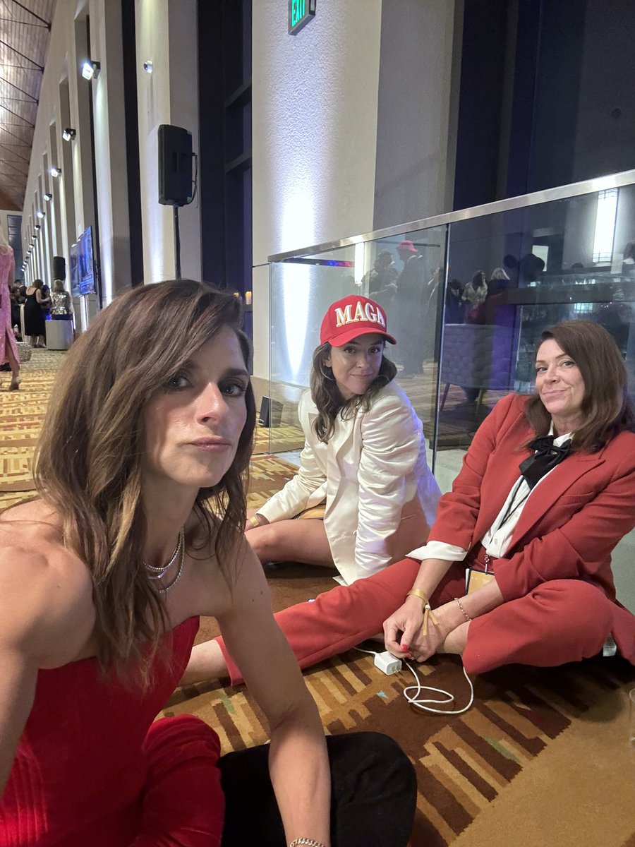 DanicaPatrick's tweet photo. Where was our Mar-a-lago invite? 
@houseinhabit @denisebovee https://t.co/RfTNSaMoqC