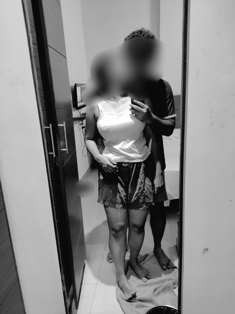 A new married woman friend of mine...she is so warm and lovely but living an unsatisfied womanhood. It's my pleasure that I made a day for her 😊, I can read that from her tears. Thanks for trusting me. I love you dear🥂
I hope we meet again for such delicate sessions. #happywife