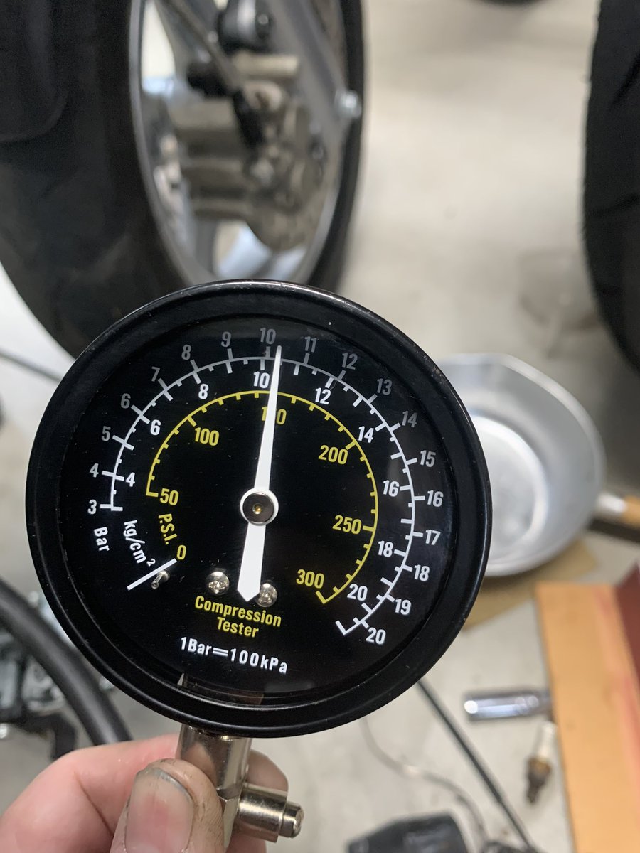 aOuQDq6UfvB689p's tweet image. エンジン組み上がったので、どこの家庭にも有るコンプレッションゲージで測ってみた。
10超えてるので上出来です。
(ノーマル9.5)
#gs50