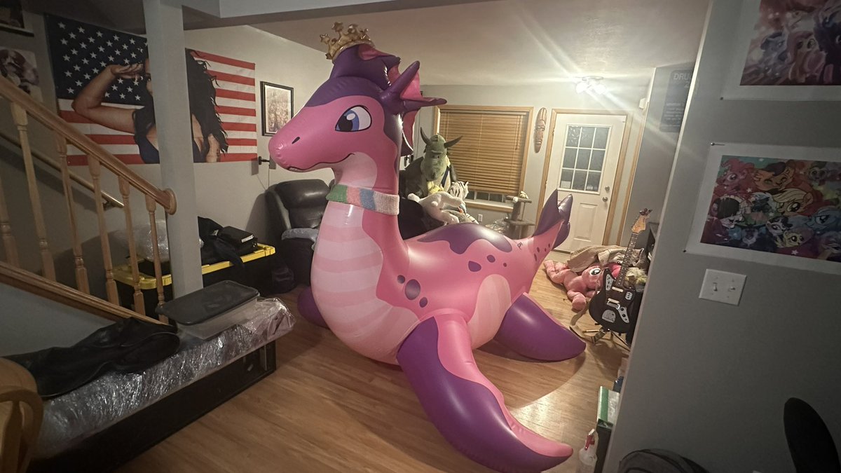 mescilynn's tweet photo. #PuffyPaws Sea Dragons are truly a favorite and have been since i got my gen 1, Stella. Here are some pictures of my gen 2, her name is rose and I love her dearly. https://t.co/ZAERn2XdnQ