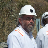 SAfmRadio's tweet image. On Now  #MorningBrief with Thulasizwe Simelane – a focus on the illegal mining crisis in South Africa:
 Understanding the Zama Zama Crisis
Hundreds of illegal mineworkers surfaced after supply routes were blocked by Vala Umgodi operations in Orkney. David van Wyk, Lead Researcher