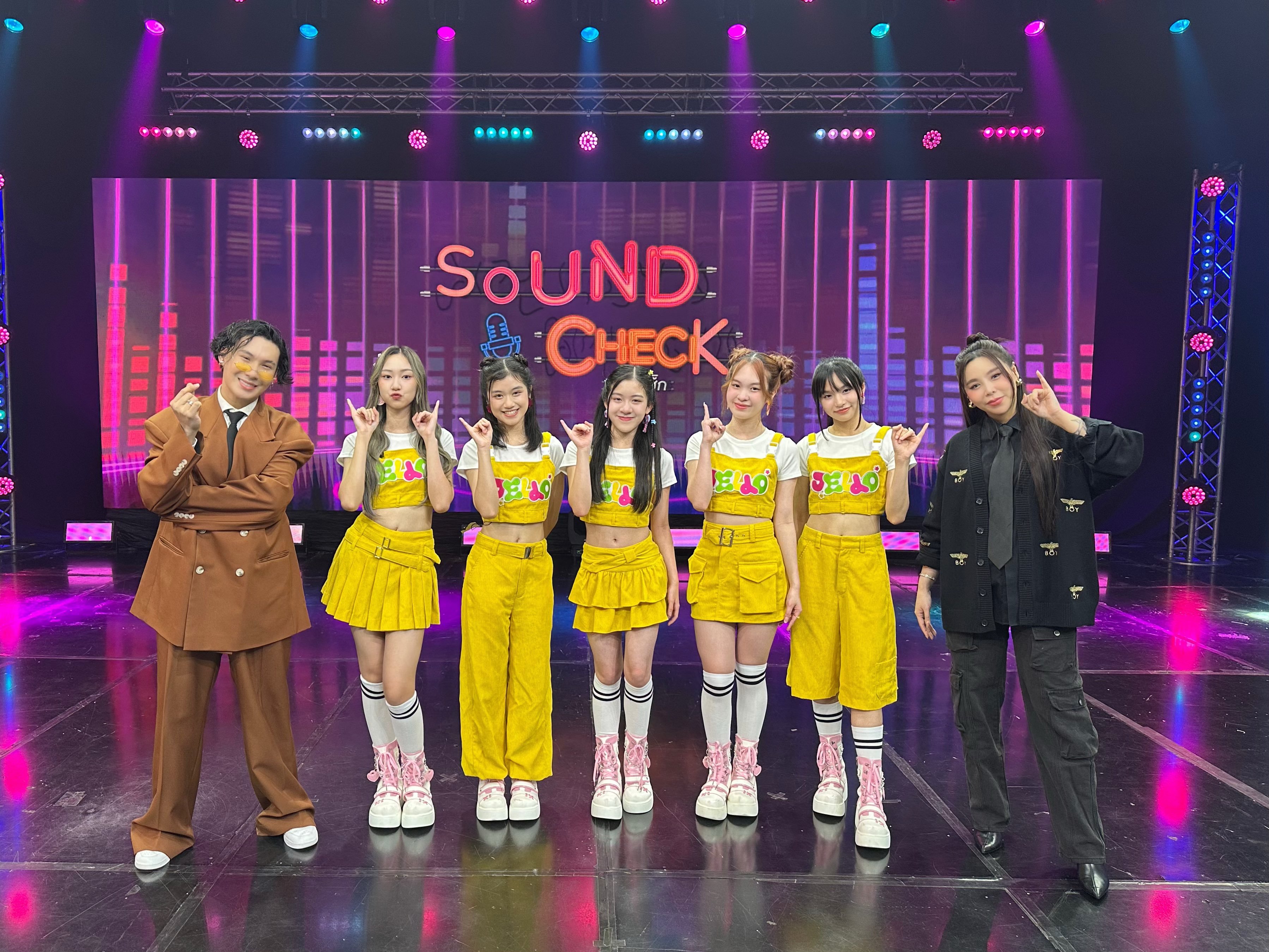 GbrWQQSa4AEUW9G?format=jpg&name=4096x4096