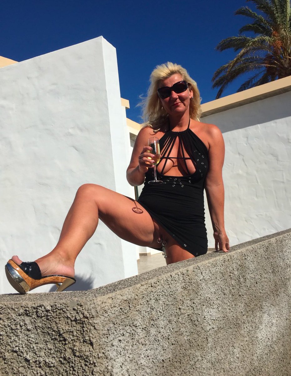 Publicnudity_Outdoorwife🇩🇪🔞 tweet media