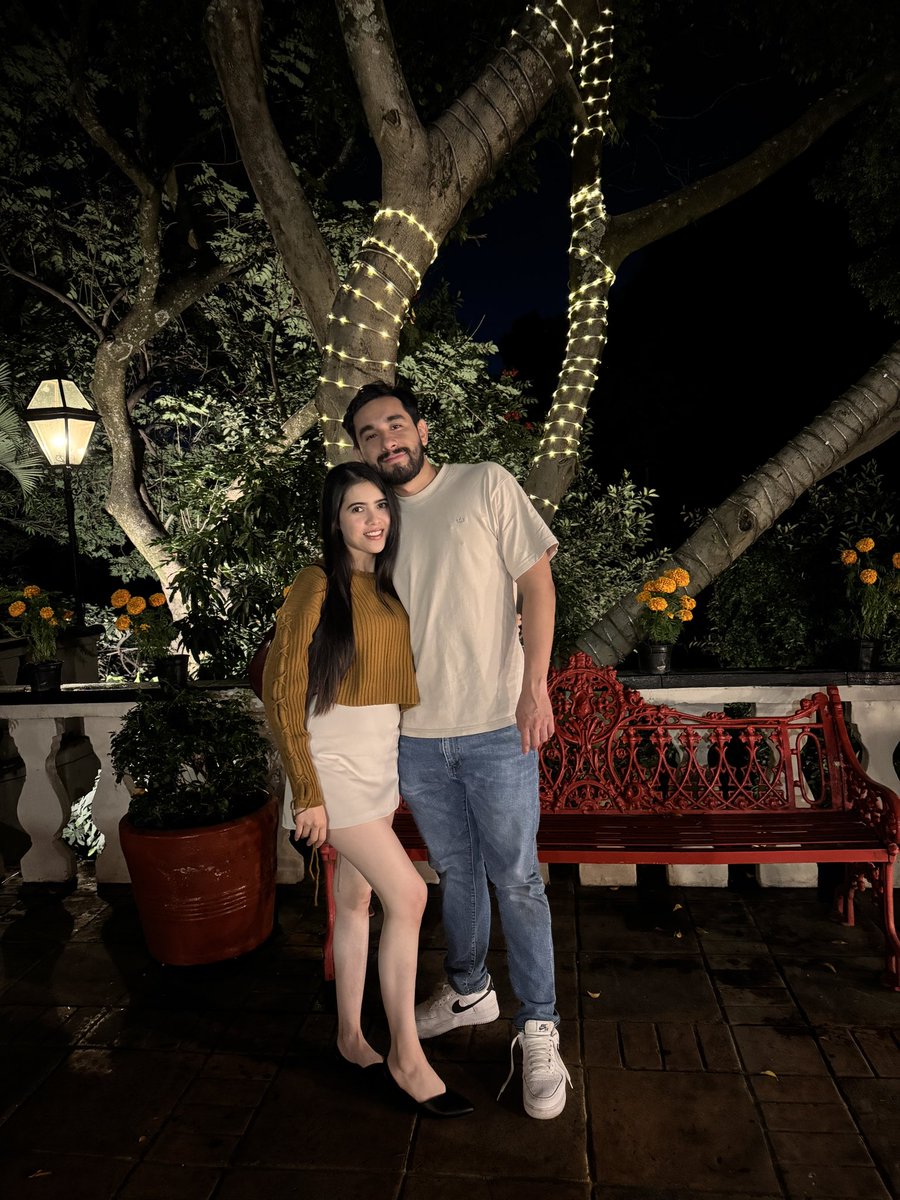 moi_sanb's tweet photo. Feliz cumpleaños, mi amor 💜 @Maferarias05 https://t.co/FuEepMkRcy