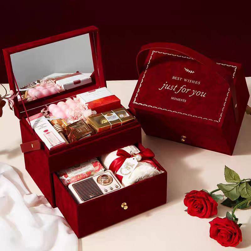 jialanpackage's tweet image. 💥Jialan Package Wedding Hot Sale High-end Flocked Leather Portable Cosmetic Box Customized Wholesale，Size：15.5*21.5*16
✅Moq：200pcs in stock，1000pcs can customize
🌐Video website：jialanpackage.com
📩Email：sales2@jialanpackage.com
#weddingboxes #weddinggiftbox