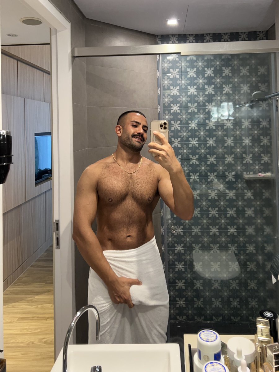 Hey boys ! Subscribe to my Onlyfans  and watch all the content of the big cock ! 😎

onlyfans.com/turkish_master