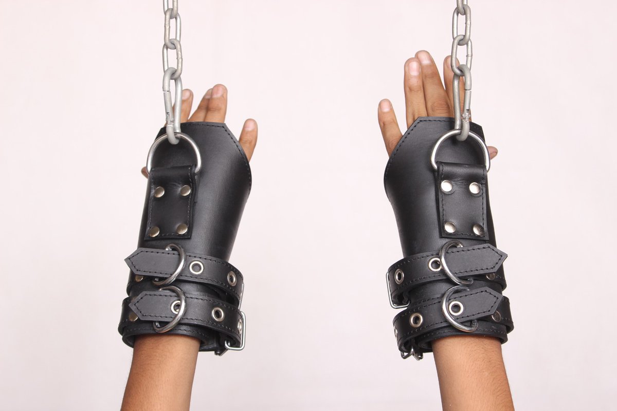mastertanners1's tweet photo. Enhance your play with this black leather suspension wrist cuffs restraint set

100% Genuine leather🔥
6% off limited offer🥳

Shop Now:https://t.co/L4qMmiUKFk

#LeatherCuffs #SuspensionCuffs #BondageGear #BDSMRestraints #KinkLifestyle #RestraintSet #LeatherBondage https://t.co/Rb6KPdma1r
