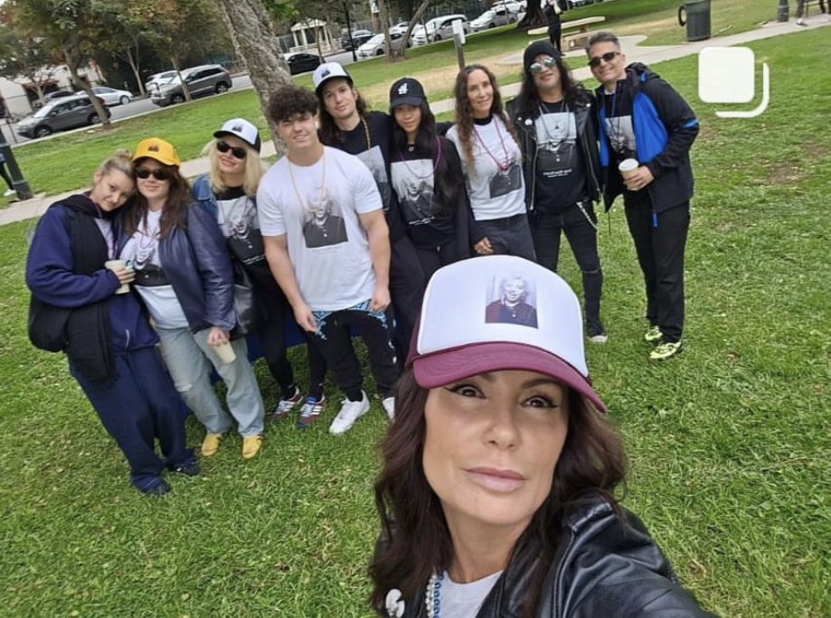 slashsydney's tweet photo. @slash  raising awareness of Suicide prevention.
Remembering stepdaughter Lucy Bleu Knight. Credit Meegan Hodges https://t.co/KPJTvFDb0F