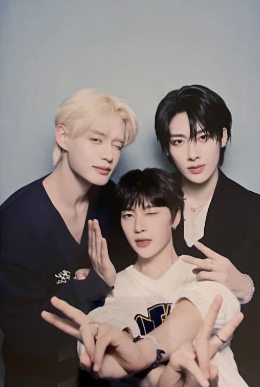 jiwoongiez's tweet photo. OUR JIWOONG MATTHEW RICKY 🥺💜 https://t.co/7mkELG9BnC