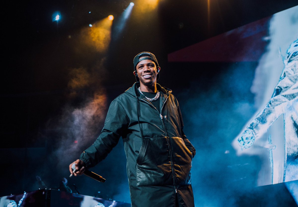 DDArenaAZ's tweet photo. Thank you Glendale for coming out to @iVotedConcerts 😆‼️
.
.
#iVotedConcerts #NextGen #Glendale #Phoenix #Arizona https://t.co/Mh6823E81j