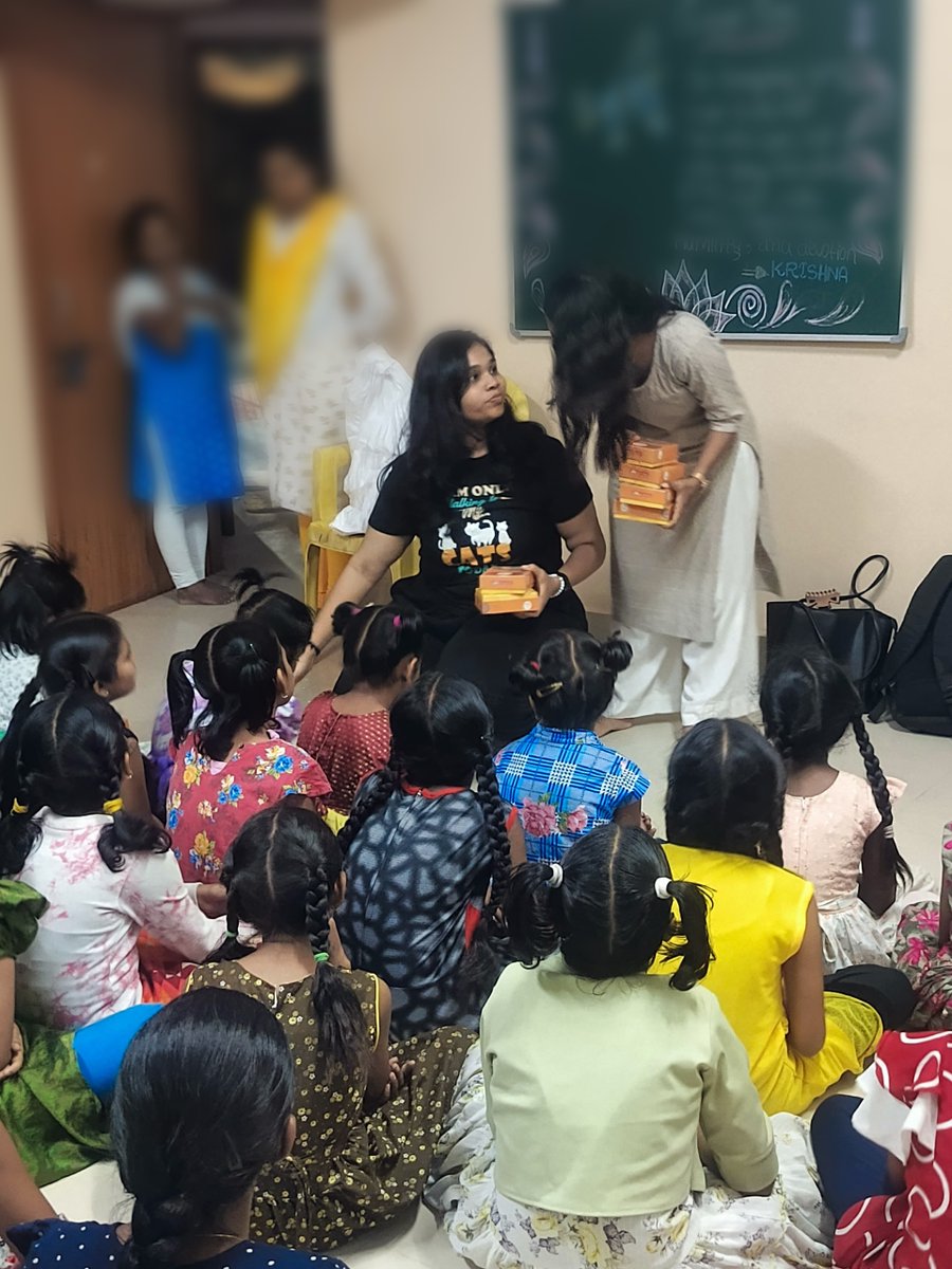 tradejini's tweet photo. This Diwali, we traded sweets for moments of joy at the orphanage—sharing laughter, games, and a heartfelt song of gratitude.
The best things in life are shared! @uandi_tweet
#Tradejini #CubePlus #DiwaliCelebration #Community https://t.co/N6Oea4NgwP