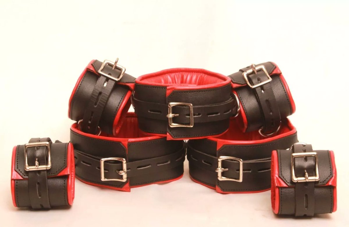 mastertanners1's tweet photo. Complete restraint with this 7-piece real leather padded cuffs and collar set

100% Genuine leather🔥
6% off limited offer🥳

Shop Now:https://t.co/SPPBKInwws

#PaddedCuffs #NeckCollar #LeatherRestraints #BDSMGear #BondageSet #KinkAccessories #FullRestraint https://t.co/0hxdDdqlYn