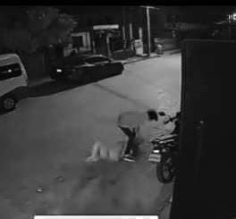 FuriaNegra77's tweet photo. Se solicita el apoyo de la comunidad para capturar a Christian Rojas quien golpeó a su entonces novia en #CdMadero. NO quedará impune, se abrió Carpeta de Investigación y emitió solicitud de búsqueda general a autoridades estatales y federales para encontrar al agresor. https://t.co/8TmKnDwEGw