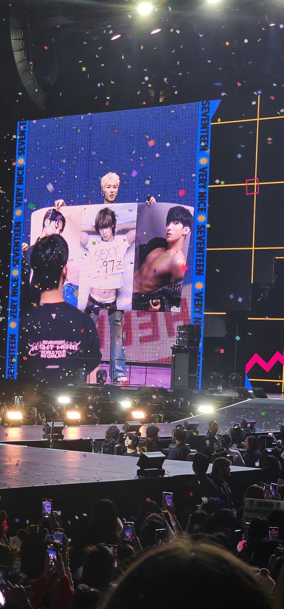 97Z FINALLY SAW THIS ABS BANNER…
THE WAY DOKYEOM HAO AND MINGYU HELD THIS BANNER OH GOD THIS IS INSANE AAAAAAA