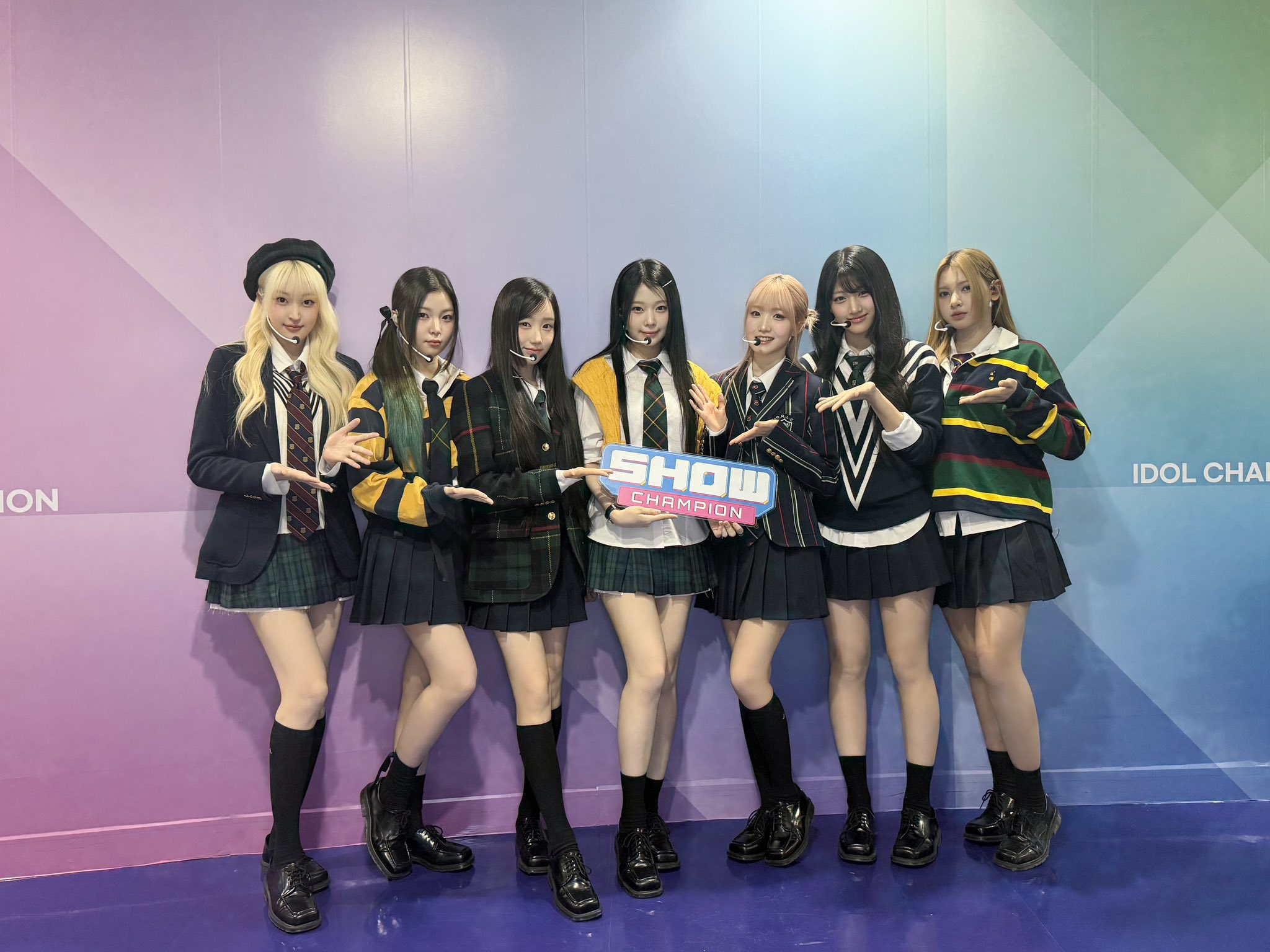 GbrlrJRb0AACiPn?format=jpg&name=large