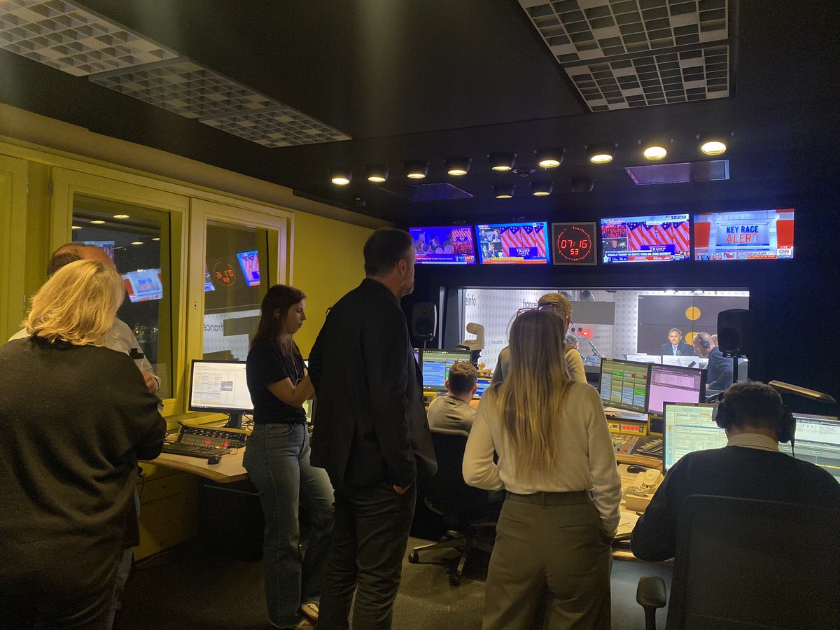 Margsamuel's tweet photo. It’s a full house ! Le dénouement peut-être, sûrement avec @jchapuis sur @franceinfo 🇺🇸 📻 https://t.co/u1tqq7T0wg