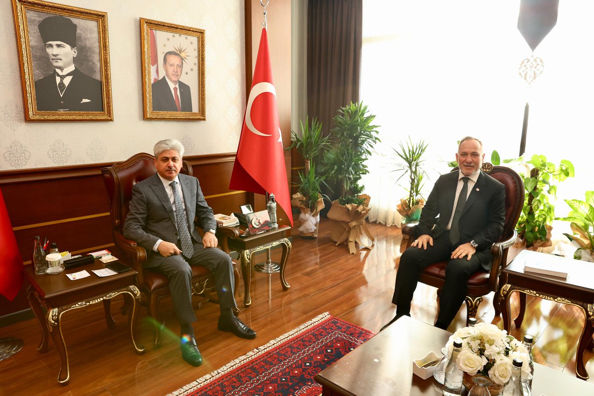 T.C. Sakarya Valiliği (@sakaryavaliligi) on Twitter photo Valimiz Sayın Rahmi DOĞAN, hayırlı olsun ziyaretleri kapsamında İskenderun eski Belediye Başkanı Mehmet Fatih TOSYALI'yı makamında kabul etti.
<a href="/dogan_rahmi/">Rahmi Doğan</a> Valimiz Sayın Rahmi DOĞAN, hayırlı olsun ziyaretleri kapsamında İskenderun eski Belediye Başkanı Mehmet Fatih TOSYALI'yı makamında kabul etti.
<a href="/dogan_rahmi/">Rahmi Doğan</a>