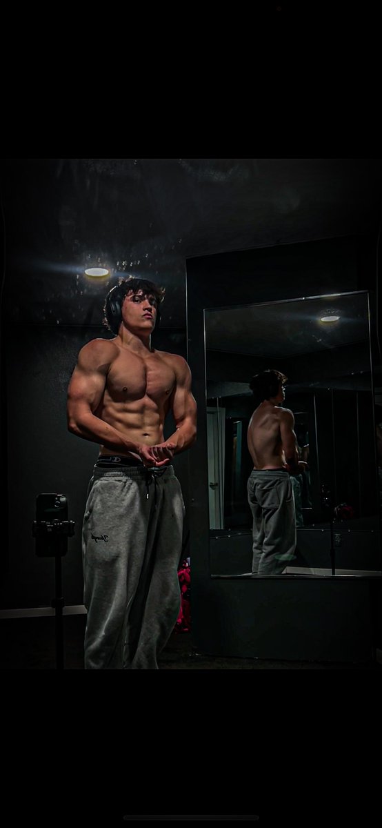 also hey guys, I still lift. I just stopped posting on here 😂