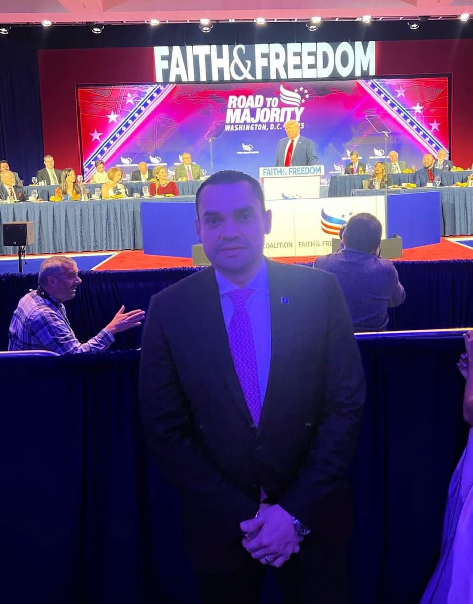 TommyZambranoM's tweet photo. Felicitamos al electo presidente 47 de USA 🇺🇸 @realDonaldTrump ; La Libertad Avanza en América  , los ojos de los pueblos están siendo abiertos ; vienen tiempos de libertad al continente americano desde el norte al centro y al sur, compartimos y luchamos por los mismos ideales Libertad, Democracia , Vida y Familia, Dios Bendiga América.