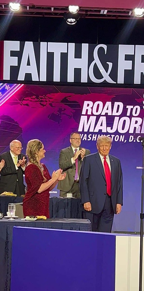 TommyZambranoM's tweet photo. Felicitamos al electo presidente 47 de USA 🇺🇸 @realDonaldTrump ; La Libertad Avanza en América  , los ojos de los pueblos están siendo abiertos ; vienen tiempos de libertad al continente americano desde el norte al centro y al sur, compartimos y luchamos por los mismos ideales Libertad, Democracia , Vida y Familia, Dios Bendiga América.
