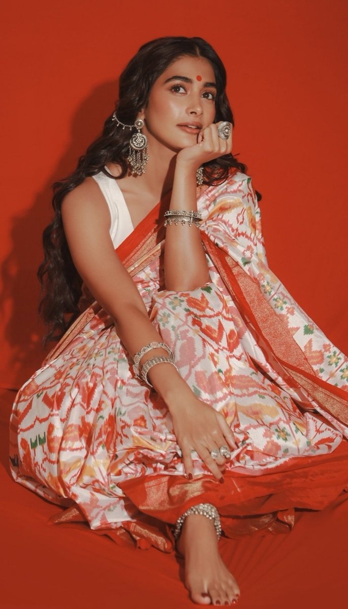 Pooja Hegde ♥️✨
OUR HALAMITHI ! 🕊️