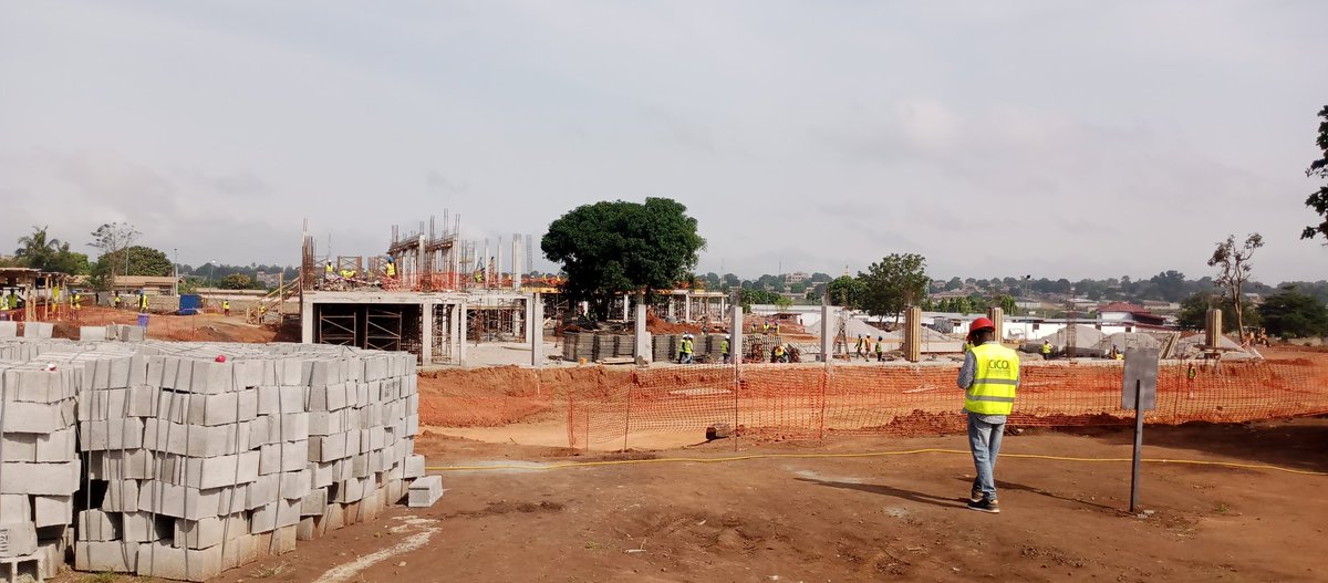 MIANSEH's tweet image. #civedu Le mardi 5 novembre 2024, réunion sur le chantier de construction du Centre ETFP du secteur des transports et de la logistique à Bouaké. 
Cette séance a eu la participation des représentants du consortium #CMTL qui ont pu se faire une idée de l'évolution des travaux