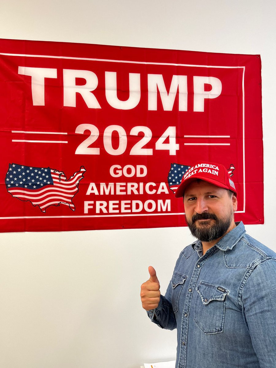 MiguelMV1984's tweet photo. ¡Enhorabuena al presidente electo de los EEUU, Donald Trump! ¡TRUMP MAKE AMERICA GREAT AGAIN! 🇪🇸🤝🇺🇸 #EleccionesEstadosUnidos https://t.co/G0GGLR1BBa