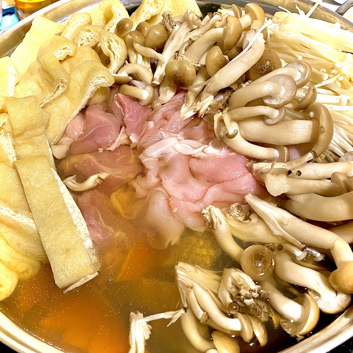 昨夜は豚と鶏と鮭の三色鍋でしたっ！作りすぎて今晩も三色鍋ですっ！