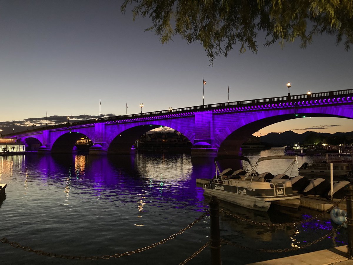 stevensparry's tweet photo. @Nick_Pettigrew Took this a couple days ago on my phone with zero edits. London Bridge in Lake Havasu City, Arizona. https://t.co/OKcZ1uXrfL