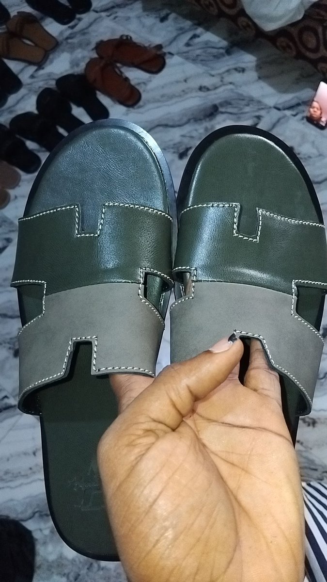 AweniOnibata's tweet photo. Make Every Step Count
Accessorize with Fabulous Footwear

Shop🛍 one or more pairs of handmade footwear from me today!

NB: Footwears can be replicated in preferred colours.
I make bulk orders. 

📍Lagos

Frame 1: #22,000

Frame 2: #13,000

Frame 3: #5,000

Please help RT! https://t.co/Q4IHR6fgKD