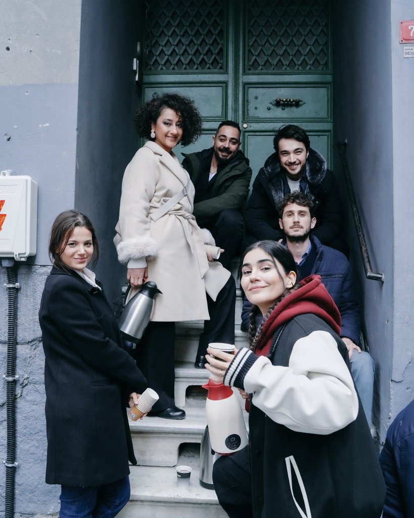 Efdal97079250's tweet photo. Güzel Günler 2 yaşında 🥹❤️🩹
#AlKan #FeySun #MihSel
#KıyHak #AyDer #GüzelGünler https://t.co/OcqYI6dfcp