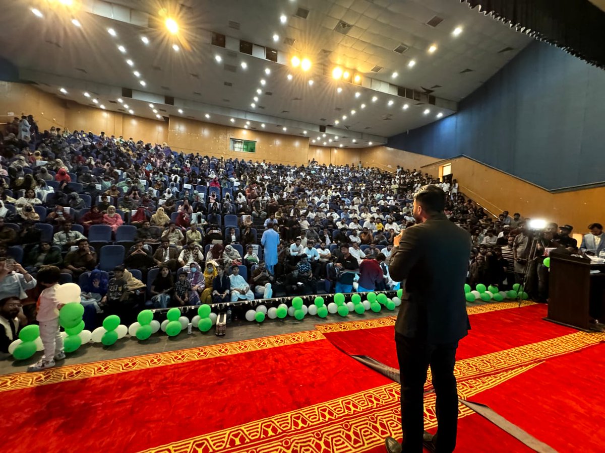 IrfanMalikAI's tweet photo. It is often said that the younger generation has lost its enthusiasm for #learning and #hardwork, but I completely disagree!
In fact, nothing makes me prouder than seeing the #passion and #eagerness these young people have for #learning, #growing and #achieving more in life.
#irfanmalik #xevensolutions #youth #givingbacktothecommunity