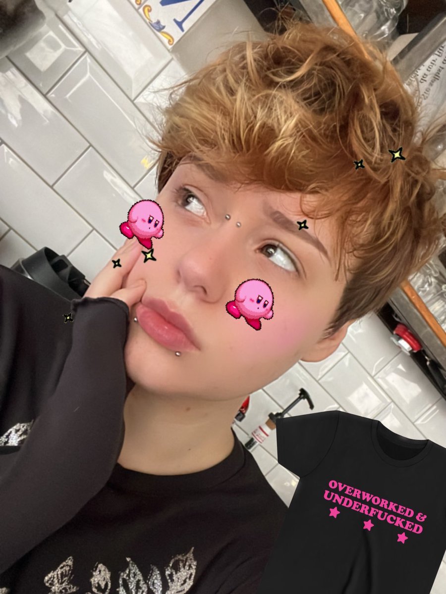 zeppelisimp's tweet photo. Hi! I’m Bianca and here to share my collection, fashion and everything pink and cute about my life🗣️💕 (also cosplay very rarely??) let’s connect💕🤠 https://t.co/dxnqkTIERf