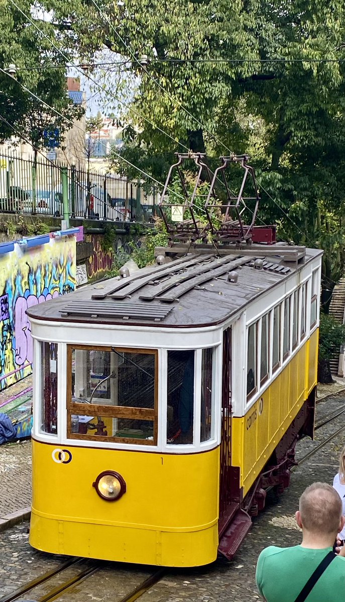 Be the light from the city of light today
#Lisbon #CityofLight 🇵🇹