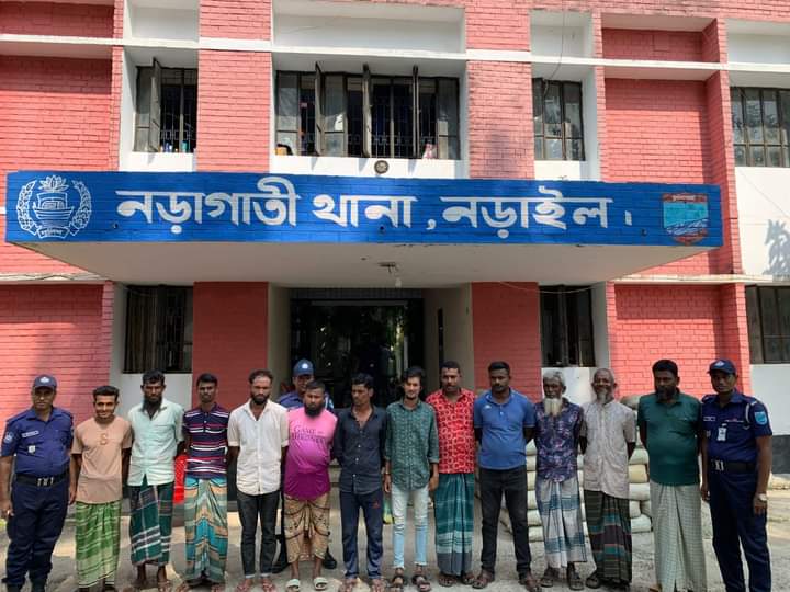 নড়াইল জেলা পুলিশের অভিযানে বিভিন্ন অপরাধে ২৫ জন গ্রেফতার