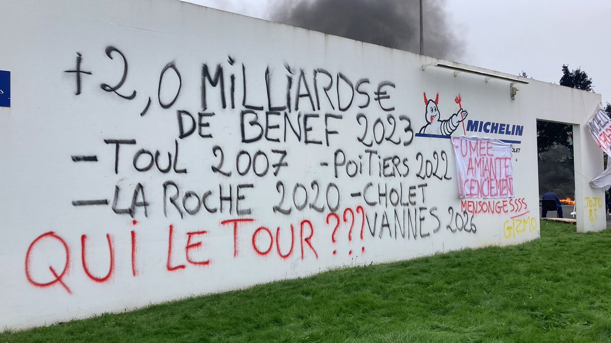 Colère et inquiétudes devant l’usine Michelin à Cholet où près de 1000 postes vont être supprimés avec la fermeture de l’usine annoncée hier. Reportage à venir dans <a href="/Politis_fr/">Politis</a>