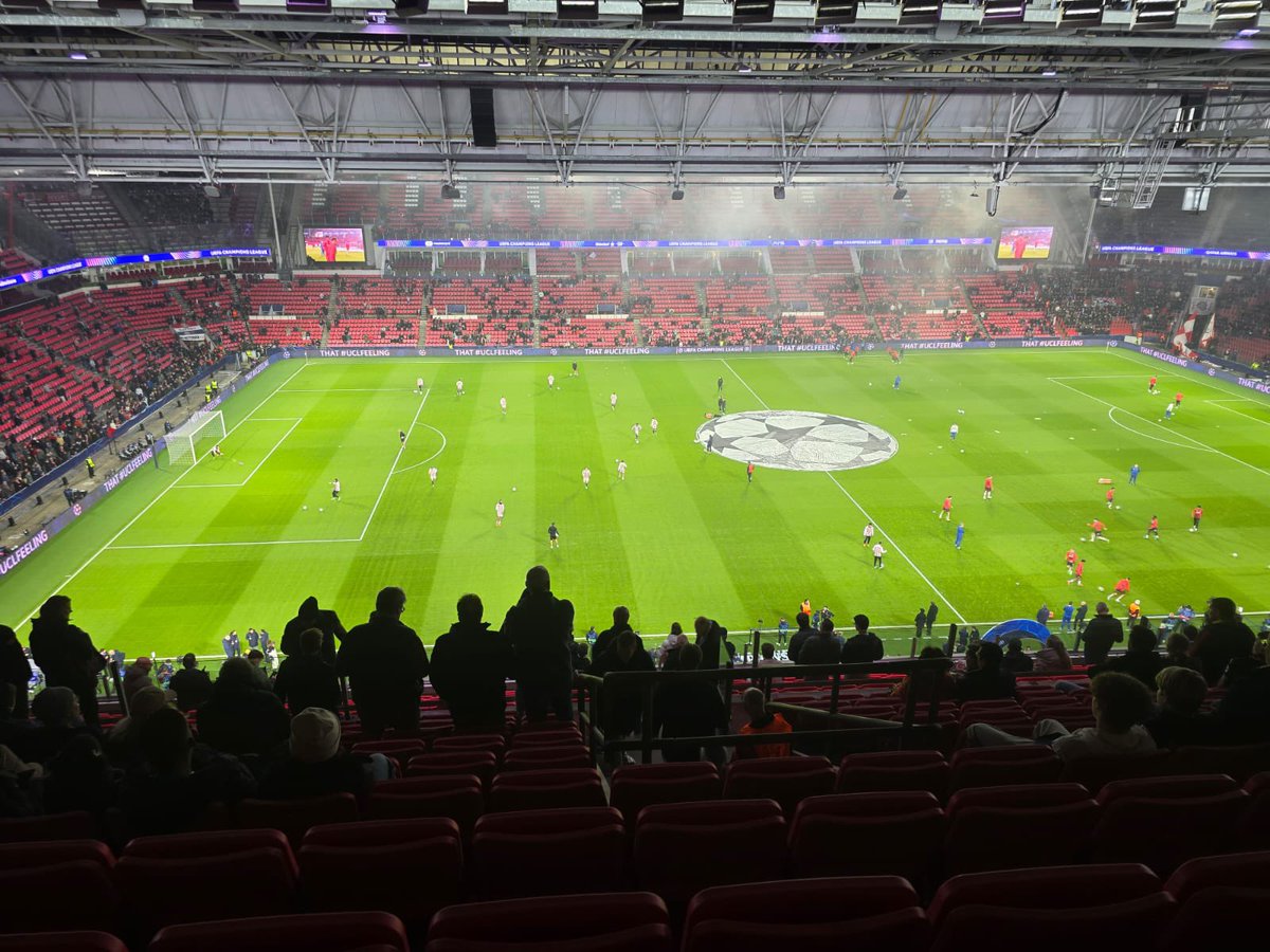 incedalyavuz's tweet photo. Hollandada şampiyonlar ligi maçını canlı olarak yerinde seyretmeye değerdi⚽️
@PSV @GironaFC https://t.co/3ME2kTQXvJ