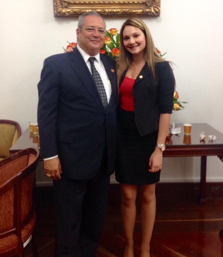 Eclides3's tweet photo. Corte Suprema de Justicia:
" Ivan Name destinó dinero de la UNGRD a la campaña del Concejo de su hija María Clara Name"
Ahora que dirá el jefe político de Los Rastrojos? https://t.co/4bEI4cTWw2