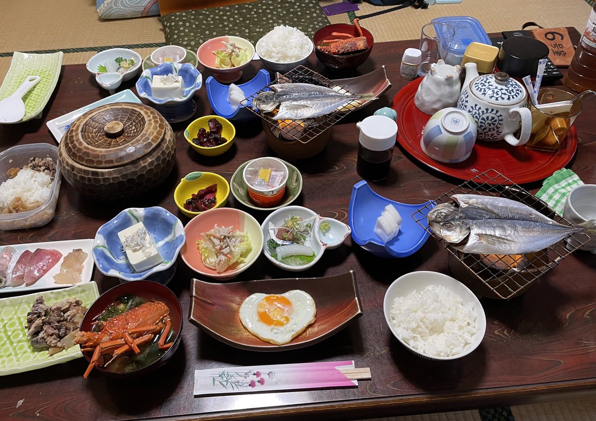 「夕方にはもう帰宅したけど今朝の民宿朝食はこんな感じでした#雲見温泉 」|URAN✦コミティアあ16aコミ1J01bのイラスト