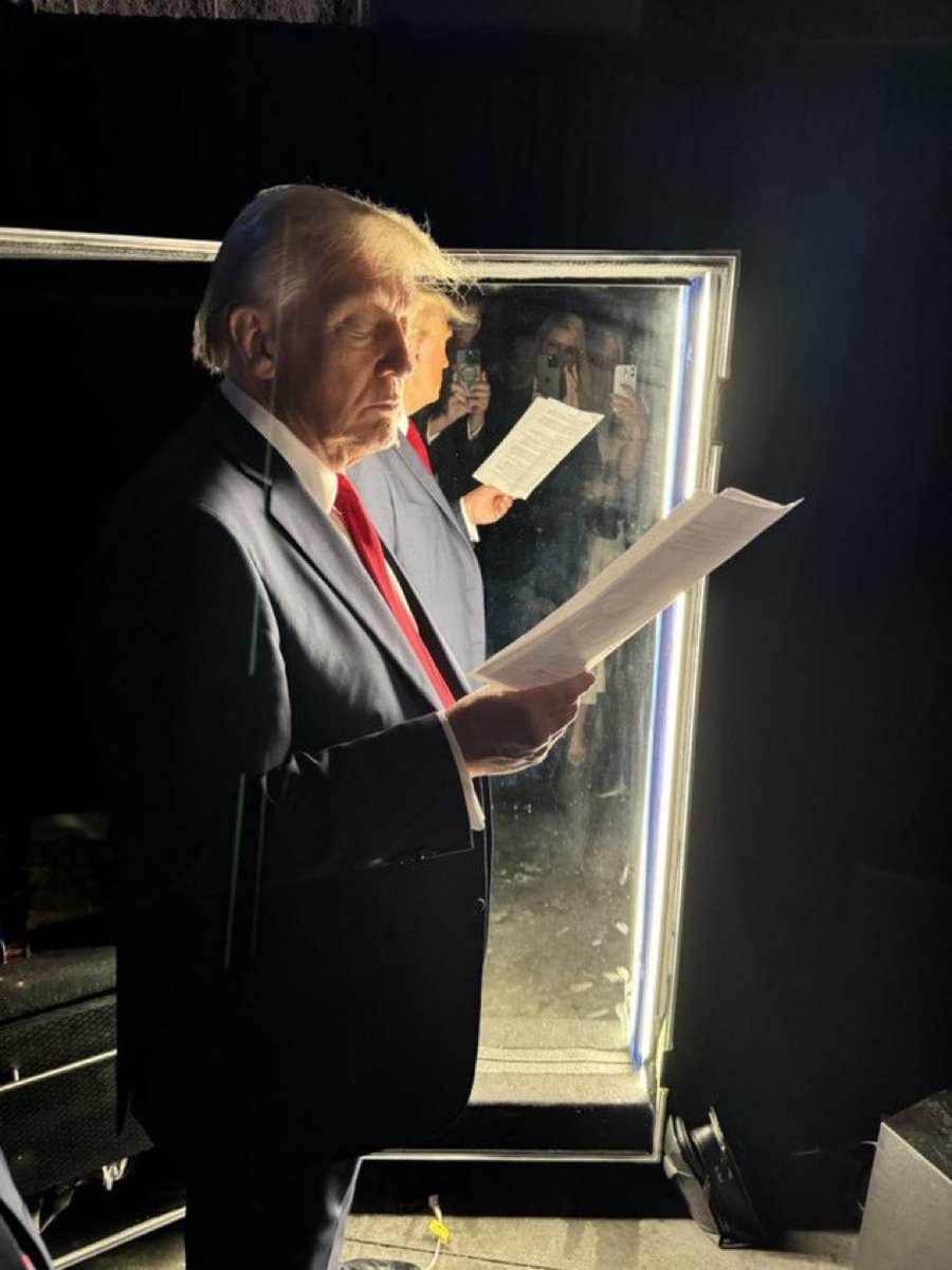 BeachVball07's tweet photo. Democracy won! https://t.co/27eQlK77Pr