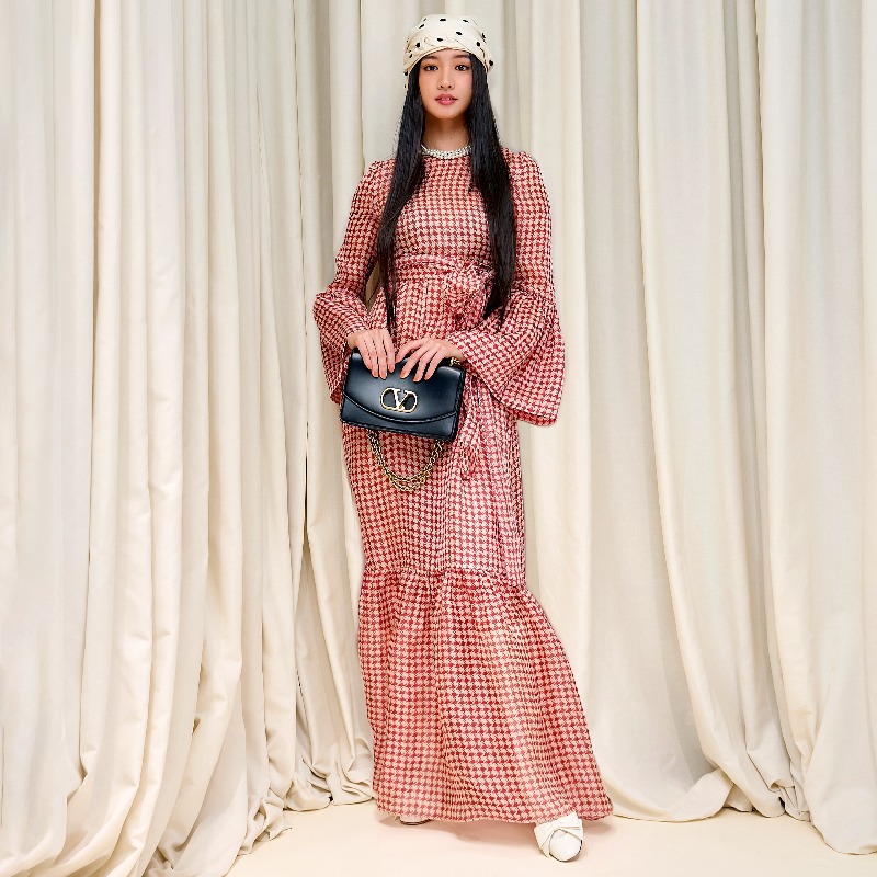 MaisonValentino's tweet photo. #ShunsukeMichieda, #Kōki, AiNA THE END (@aina_BiSH) and Emma (@okss_emma_2121) were seen at the Omotesando in-store Event opening dressed in #ValentinoAvantLesDébuts looks and #VALENTINOGARAVANI accessories designed by Creative Director #AlessandroMichele.