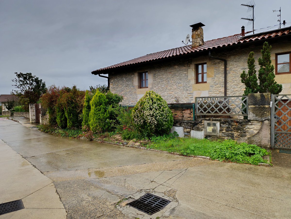 erikrsalazar's tweet photo. #Eribe, #Araba. 🏡 https://t.co/kwe45HaSgC