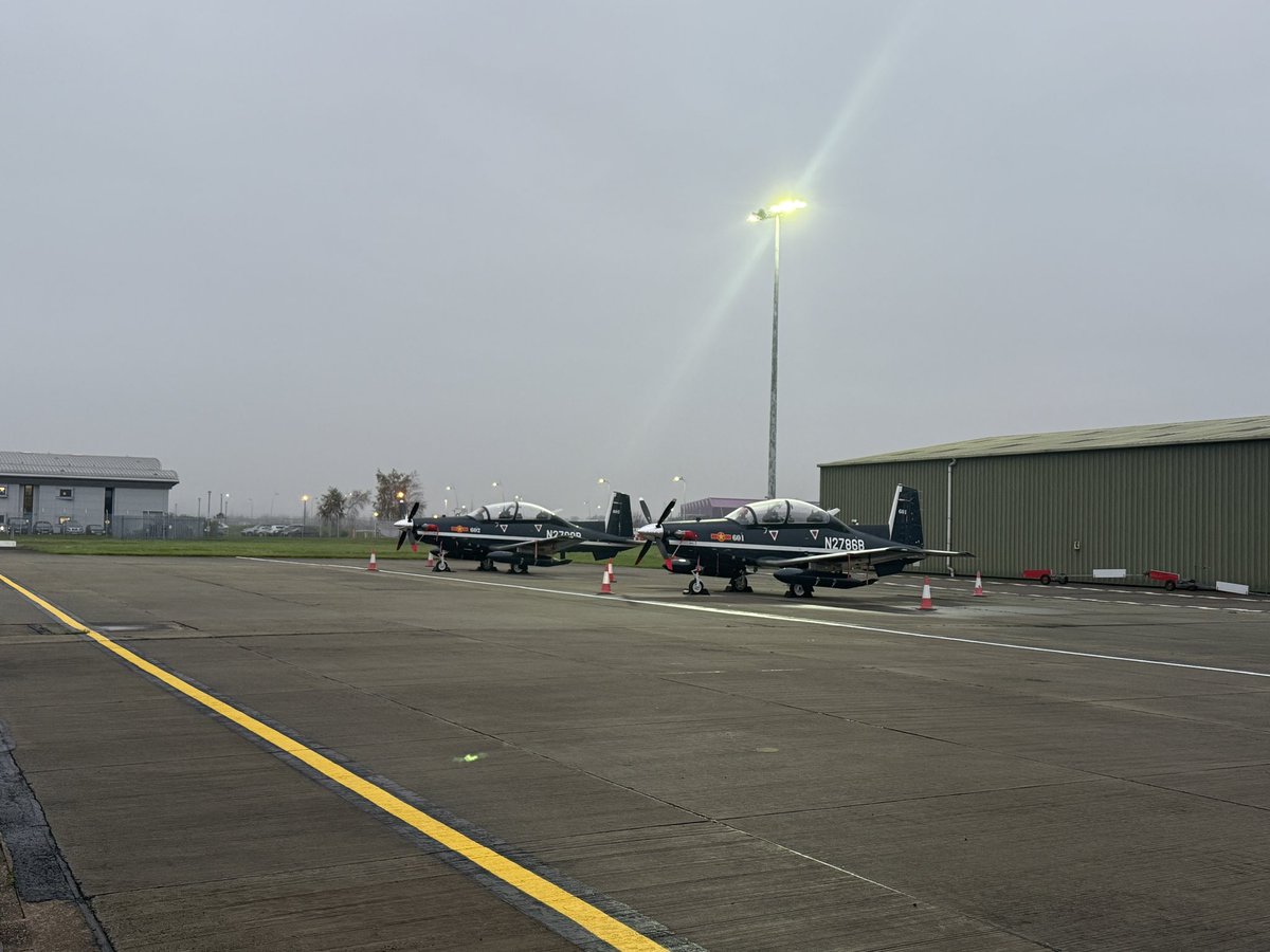 AndyHamilton441's tweet photo. Nice wee collection of Texans this morning overnighting at GLA before heading south https://t.co/OiYJBUfMgs