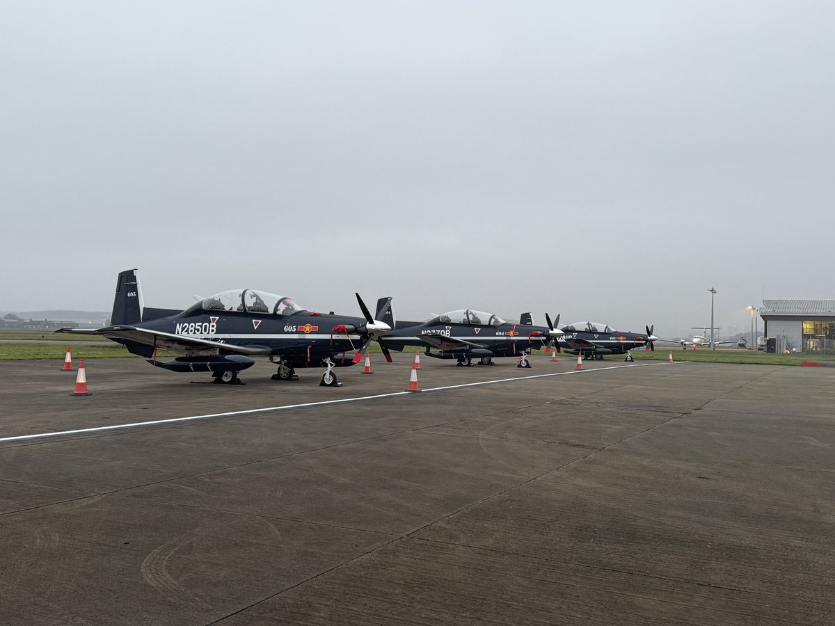 AndyHamilton441's tweet photo. Nice wee collection of Texans this morning overnighting at GLA before heading south https://t.co/OiYJBUfMgs