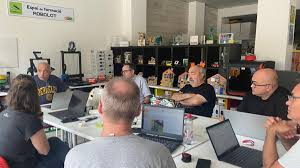 Casi un quart de segle després del primer <a href="/ROBOLOT/">ROBOLOT</a>  ja estem organitzant la 24a edició d’aquest esdeveniment al voltant de la didàctica de la tecnologia que fem a <a href="/Olotuit/">Ajuntament d'Olot</a> -  La Garrotxa però que ja té abast internacional.