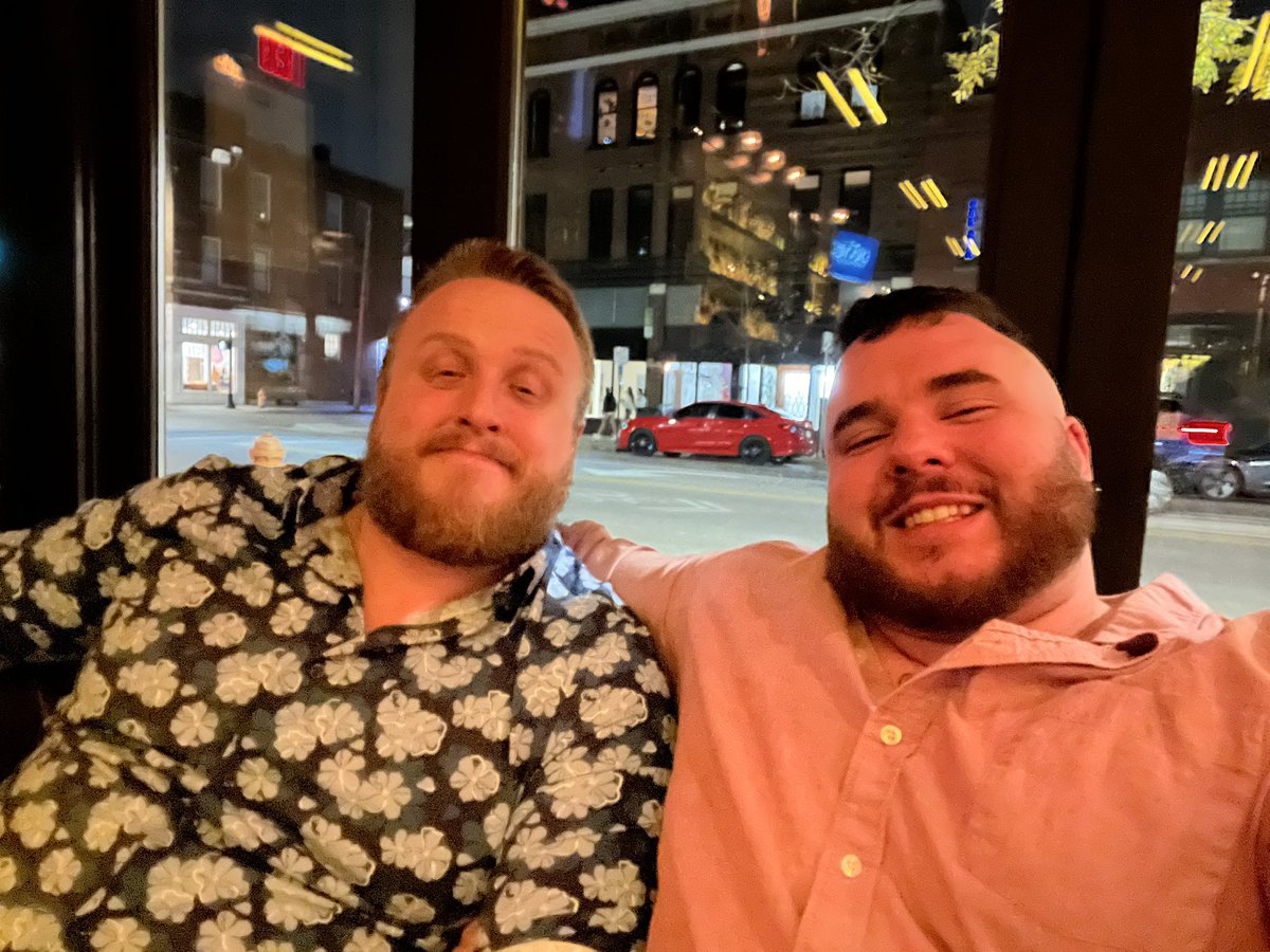 fullbodiedscout's tweet photo. Went out to dinner last night with the amazing and gorgeous @mystchambers to distract from the chaos. Staying determined despite the upsetting results bc we have each other and our chosen family https://t.co/vpyKucv8Xh