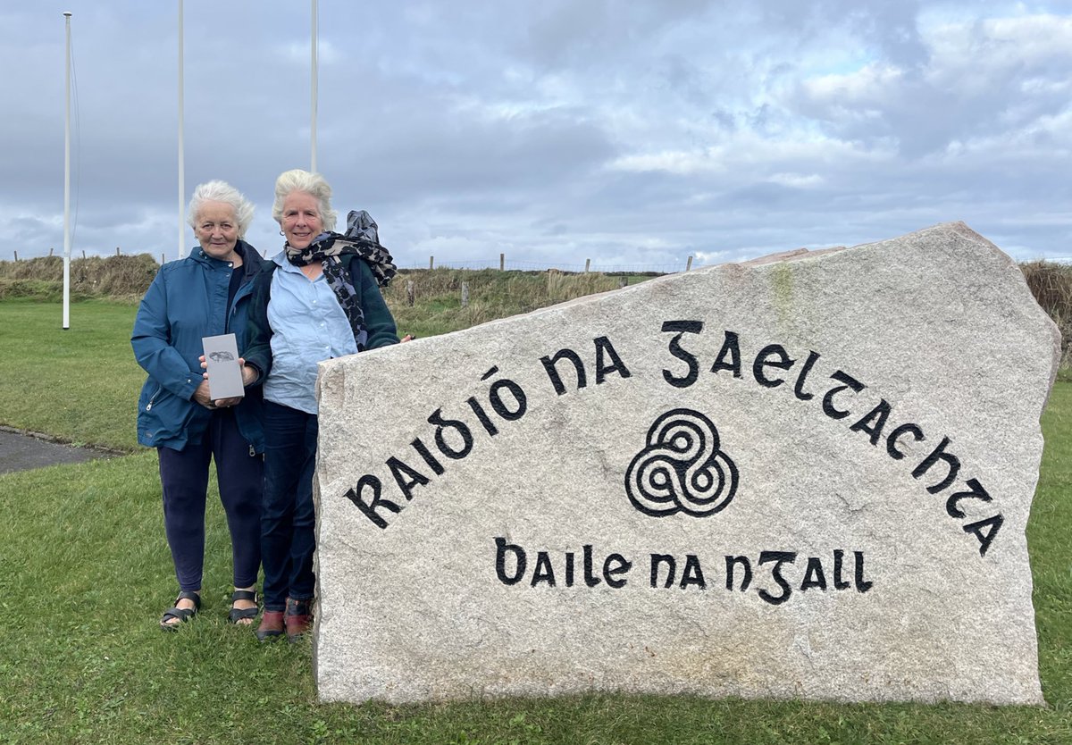 Tús áite do Áine Uí Dhubhshláine ag trácht ar leabhar ó chartlann Micheál Ó Dubhshláine den ainm ‘Bríde Liath’ atá a sheoladh amáireach in Ionad an Bhlascaoid. Tá sí le Camilla Dinkel ó Ponc Press sa phictiúir.