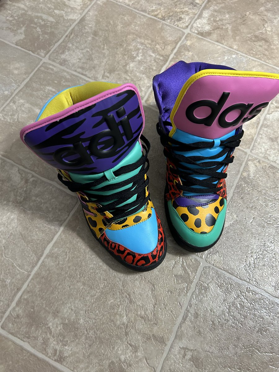 WDSsneaks's tweet photo. 💦💦💦😉 #sneakerfetish https://t.co/33p0SsqB9h