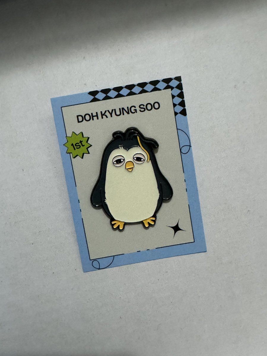 21doks's tweet photo. 와 팬클키트 대혜자 이거 도경수밑에 찌랭이있는게 넘 맘에들어서 뜯질 못하것네 https://t.co/ibKw3Z7P3E