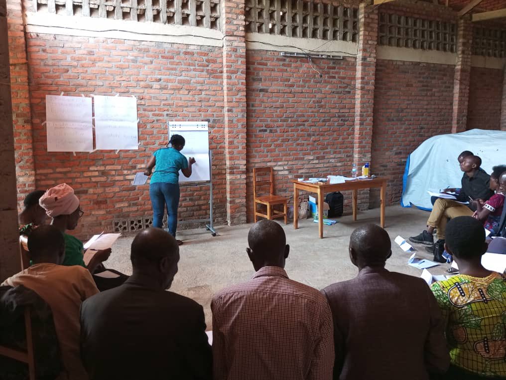 CUP2Rwanda's tweet photo. CUP2 has started Training to Trainers(TOT) on Good Agricultural Practices,a training to 16 lead farmers at KOPAKAKI,These farmers will extend their knowledge to other farmers for sustainable within the cooperative, The plan is to conduct the trainings to all project pilot co-ops. https://t.co/NIzi3aVZqg